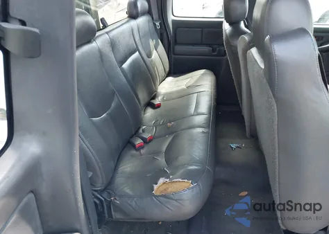 2003 Chevrolet Silverado 1500 from USA, damaged, VIN 1GCEC19V13E164608